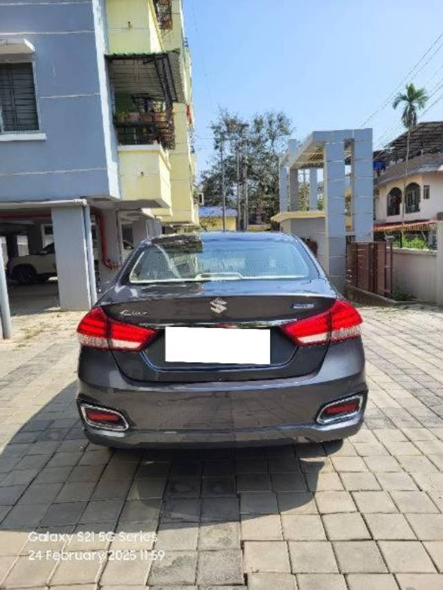 https://images10.gaadi.com/usedcar_image/4387706/original/processed_1bd3e58f-6233-4336-be27-c23d4b40566d.jpg?imwidth=6401