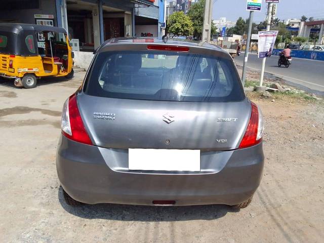 https://images10.gaadi.com/usedcar_image/4387712/original/processed_40d498565761442e207458a4f20f0626.jpg?imwidth=6402