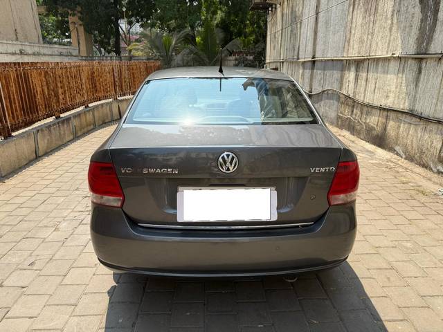 https://images10.gaadi.com/usedcar_image/4387802/original/processed_72341df6eb49f8b2b776e03b643e8e41.jpg?imwidth=6402