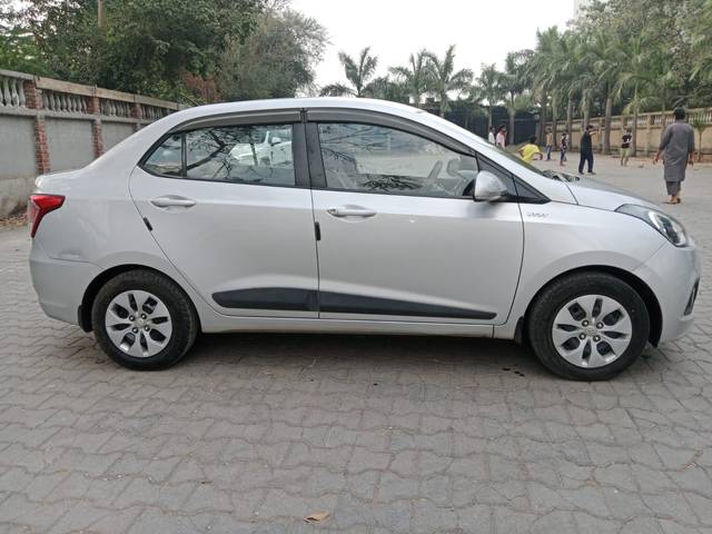 https://images10.gaadi.com/usedcar_image/4387809/original/685a6054ce0808e941f65f750344410d.jpg?imwidth=6401