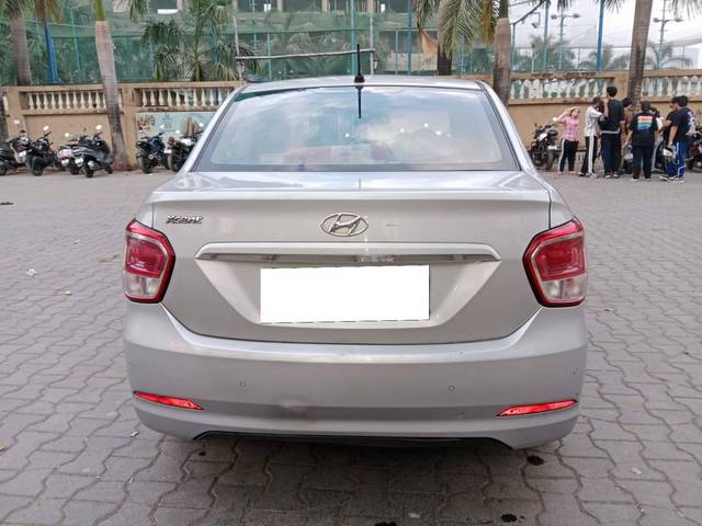 https://images10.gaadi.com/usedcar_image/4387809/original/processed_184bdbcd6b723530dddd1221d32f2410.jpg?imwidth=6402