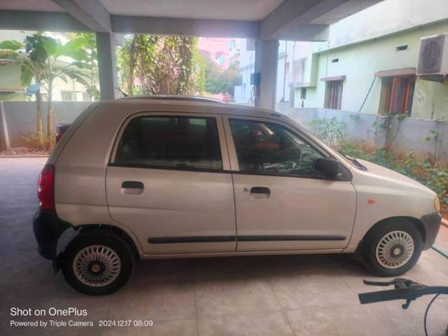 https://images10.gaadi.com/usedcar_image/4387841/original/processed_c59158b8-2200-42de-b67b-68317a88a199.jpg?imwidth=6402