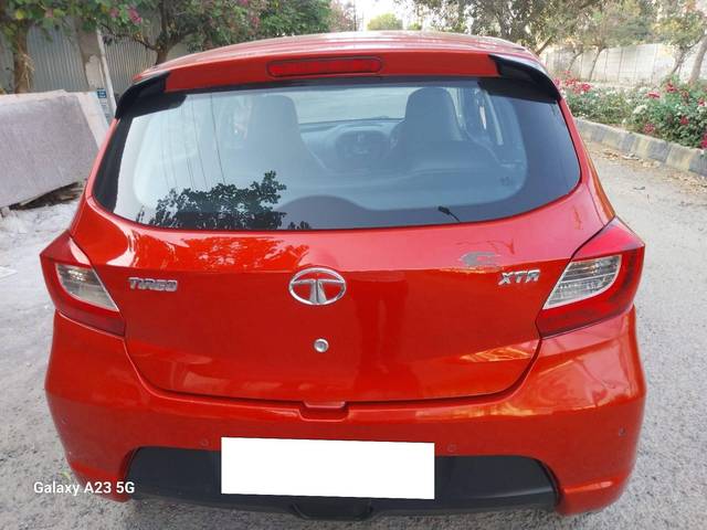 https://images10.gaadi.com/usedcar_image/4387867/original/processed_63e5399111714dd54d80cba32a1ab8a6.jpg?imwidth=6401