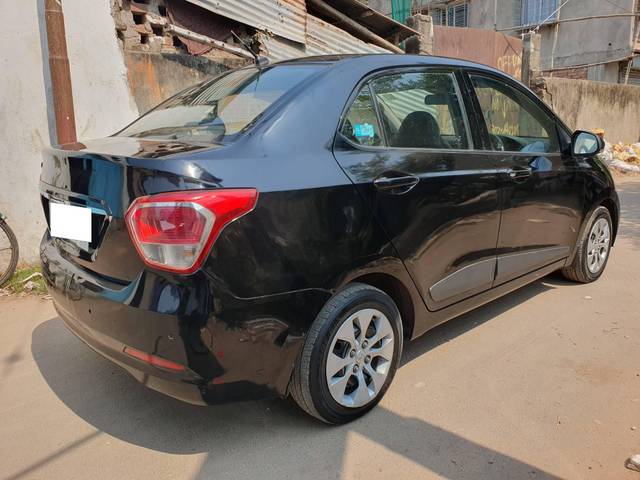 https://images10.gaadi.com/usedcar_image/4387878/original/processed_8bb12d696316c2f06450c2fe9f31bad9.jpg?imwidth=6401