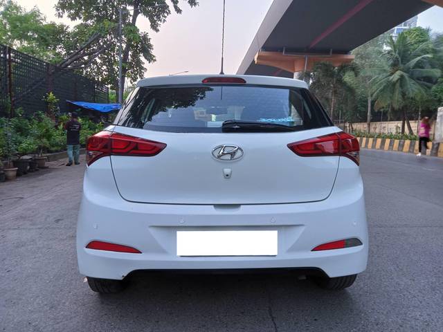 https://images10.gaadi.com/usedcar_image/4387904/original/processed_0a27140c07857a9087d910c03fefd6f5.jpg?imwidth=6402