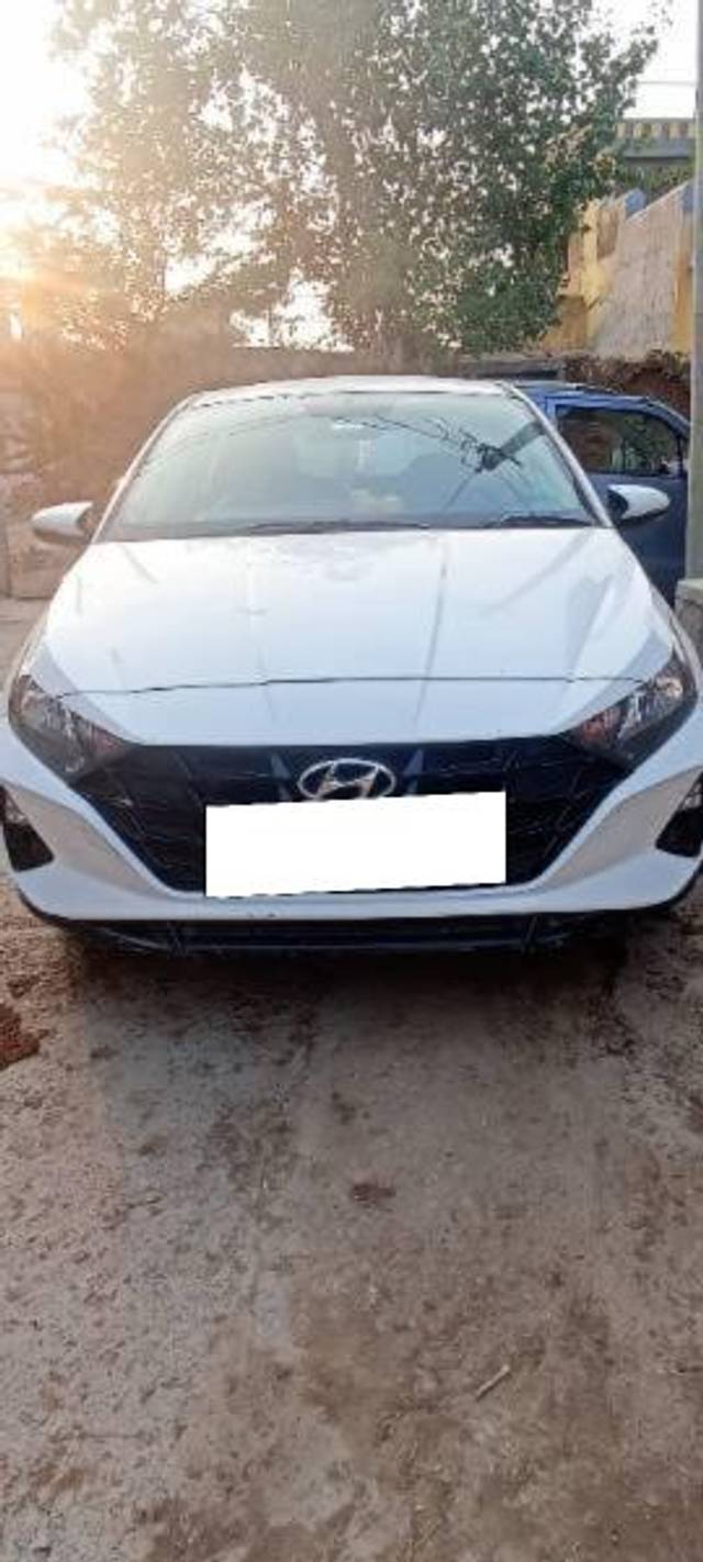 https://images10.gaadi.com/usedcar_image/4387911/original/processed_411cc7aa-9401-470a-b905-6b0ed3680200.jpg?imwidth=6400