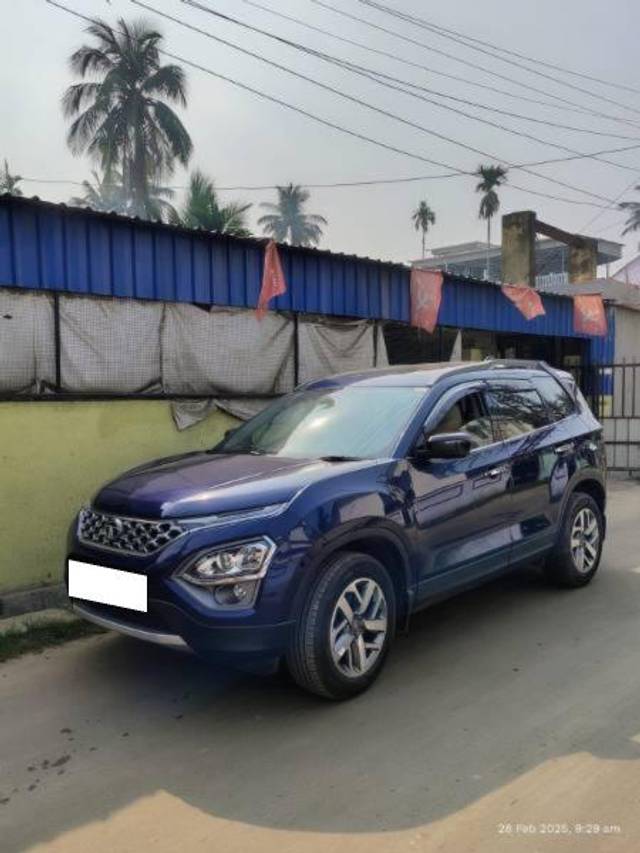 https://images10.gaadi.com/usedcar_image/4387916/original/processed_ab580165-1cf3-4526-949a-218459d5590d.jpg?imwidth=6402