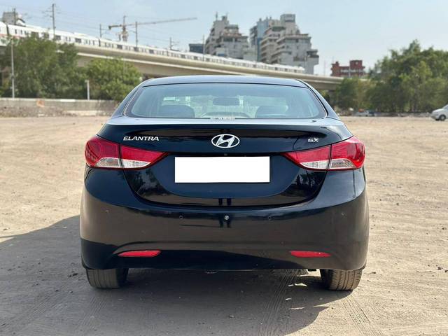 https://images10.gaadi.com/usedcar_image/4387940/original/processed_60e91f12b933697cc334bd6d3439a24f.jpg?imwidth=6402