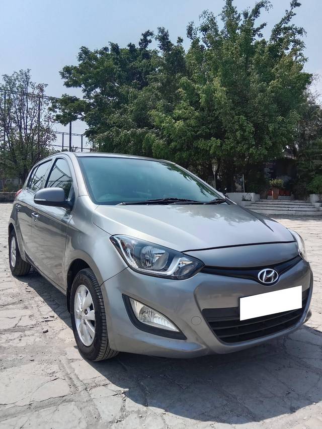 https://images10.gaadi.com/usedcar_image/4387947/original/processed_18bda5437e7e27e6b7e691526056a788.jpg?imwidth=6400