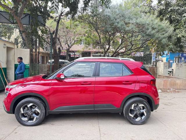 https://images10.gaadi.com/usedcar_image/4387973/original/processed_302b2b50-2ac7-4040-9d09-dd37dc3cfb38.jpg?imwidth=6402