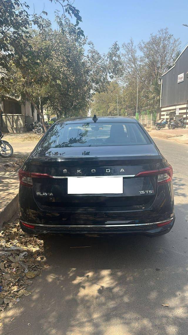 https://images10.gaadi.com/usedcar_image/4387976/original/ac0e8fa904ec66fd777ff649337f3f24.jpg?imwidth=6401