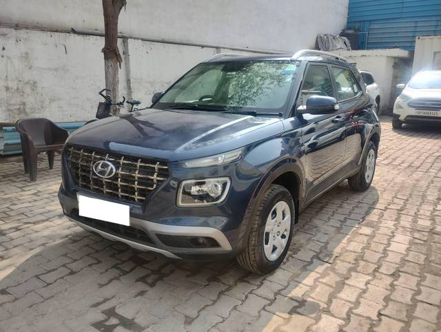 https://images10.gaadi.com/usedcar_image/4387981/original/processed_565923753fd8df78afc442bd3d5cd5d5.jpg?imwidth=6401