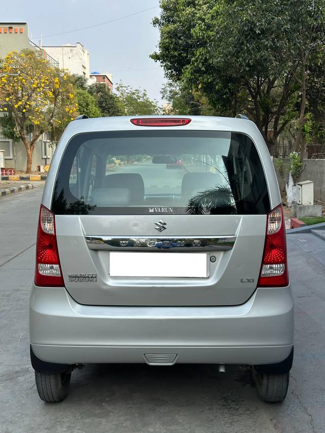 https://images10.gaadi.com/usedcar_image/4387982/original/processed_d61da2d0f4bae33b50fc603d359088a4.jpg?imwidth=6402