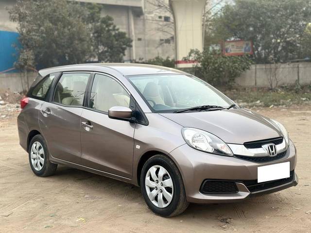 https://images10.gaadi.com/usedcar_image/4387993/original/processed_f93697e9d26d62eea3243284c594661b.jpg?imwidth=6400