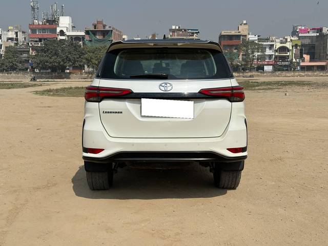 https://images10.gaadi.com/usedcar_image/4387994/original/processed_57a656177ce85d5b342c124923d2b420.jpg?imwidth=6402