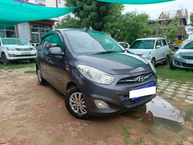 https://images10.gaadi.com/usedcar_image/4387999/original/processed_354960fb6e5574e9f61e4c6f246b7577.jpg?imwidth=6400