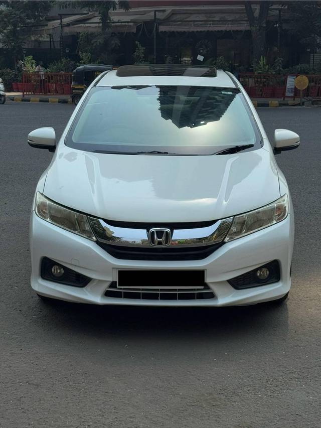 https://images10.gaadi.com/usedcar_image/4388033/original/processed_9c272ffa-c598-4f46-9518-9b2850f5e8cf.jpg?imwidth=6402