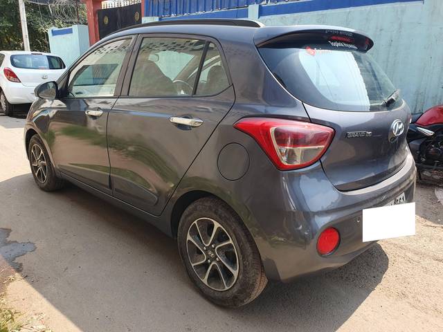 https://images10.gaadi.com/usedcar_image/4388035/original/processed_0cd92d8bec7034990af5ddef00863db1.jpg?imwidth=6402