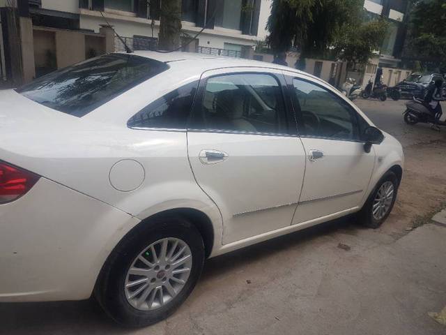 https://images10.gaadi.com/usedcar_image/4388049/original/afe6d9be0ee929407b7b7706f694b02e.jpg?imwidth=6401