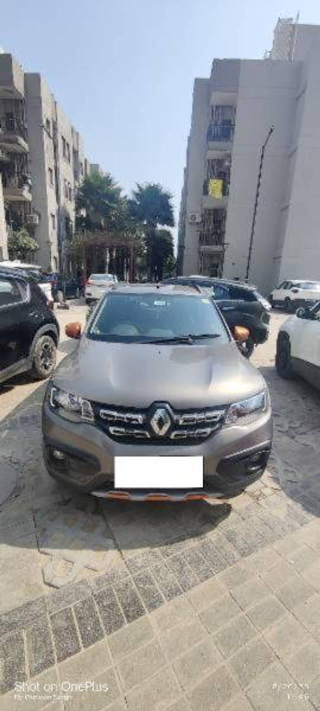 https://images10.gaadi.com/usedcar_image/4388051/original/9d11c1e09a4e494f6d9231de5f973a06.jpg?imwidth=6400