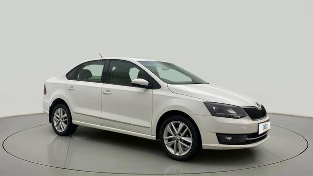 https://images10.gaadi.com/usedcar_image/4388065/original/db7a8e04fc2c56ddf890b16c48054e67.jpg?imwidth=6400
