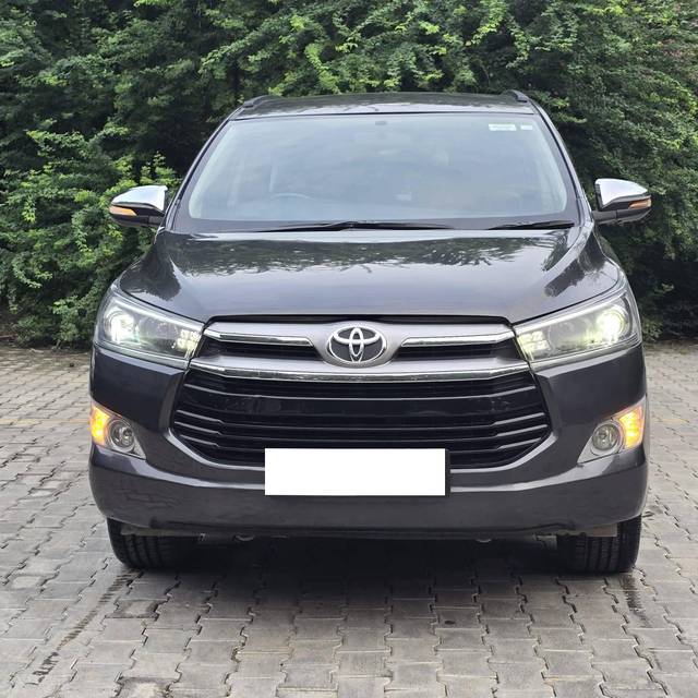 https://images10.gaadi.com/usedcar_image/4388071/original/processed_05a0b2d9e0fd97779c5a38351ac67757.jpg?imwidth=6402