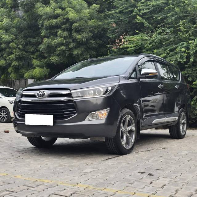 https://images10.gaadi.com/usedcar_image/4388071/original/processed_fd10b94a1875099736eb8d7359c4a2ae.jpg?imwidth=6401