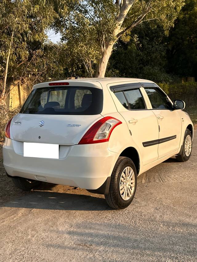 https://images10.gaadi.com/usedcar_image/4388091/original/processed_030d3b318af7807790b1fcdc370d9575.jpg?imwidth=6402