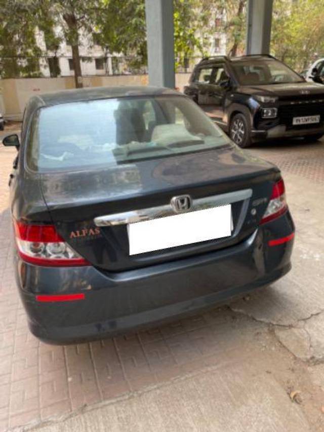 https://images10.gaadi.com/usedcar_image/4388117/original/ad1d86a20611c90dee695a3f43d517d3.jpeg?imwidth=6401