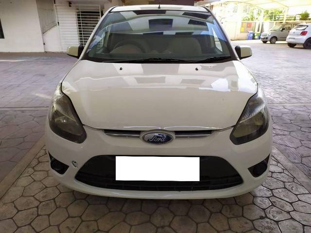 https://images10.gaadi.com/usedcar_image/4388133/original/processed_02808ceb7389a3116c65667084d636c9.jpeg?imwidth=6402