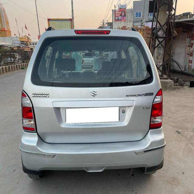 https://images10.gaadi.com/usedcar_image/4388146/original/processed_42be6eef87aa21a7101f3d9e843959b4.jpg?imwidth=6401