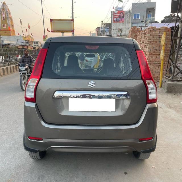 https://images10.gaadi.com/usedcar_image/4388154/original/processed_6e2490447b945f4da30a650d64260437.jpg?imwidth=6402