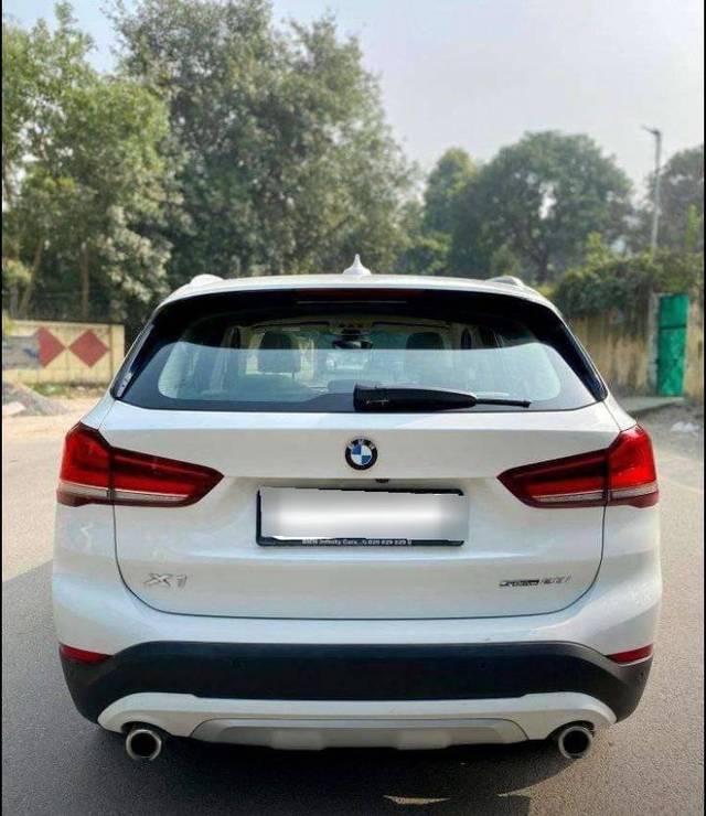 https://images10.gaadi.com/usedcar_image/4388224/original/processed_1d24d55b2ba65008a6286b27b5df40f8.jpg?imwidth=6402