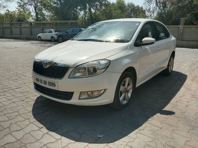 https://images10.gaadi.com/usedcar_image/4388248/original/4768220bb4f8db05ca0aa04d5a7fc1bc.jpg?imwidth=6401