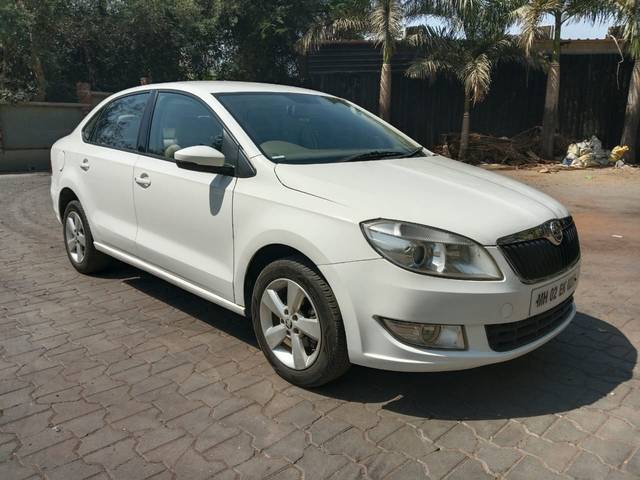 https://images10.gaadi.com/usedcar_image/4388248/original/843194e68e62af8cfd03f706620ce409.jpg?imwidth=6402