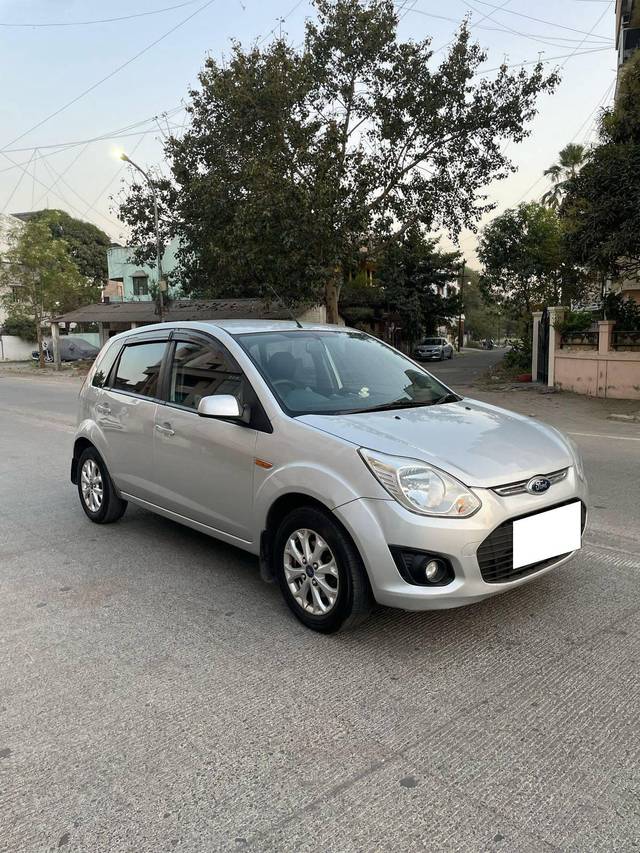 https://images10.gaadi.com/usedcar_image/4388279/original/processed_71cb62b55410c23408b577178e95e005.jpg?imwidth=6400