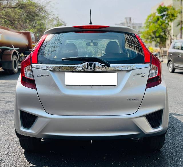 https://images10.gaadi.com/usedcar_image/4388345/original/processed_84675a71020dada62a04b6f6bcb716a4.jpeg?imwidth=6402