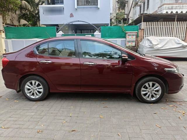 https://images10.gaadi.com/usedcar_image/4388425/original/processed_9994f20fcb8df4c9727b98ed24f6ea95.jpg?imwidth=6401