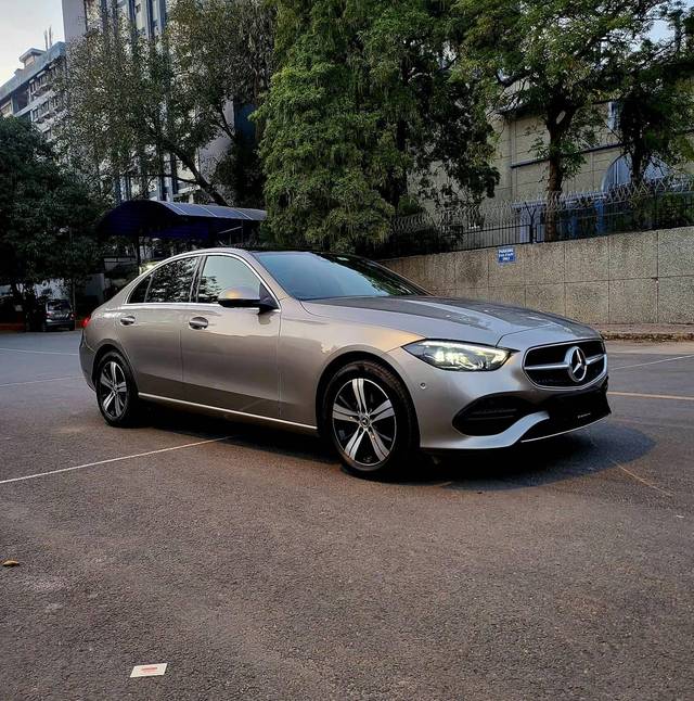 https://images10.gaadi.com/usedcar_image/4388450/original/processed_a7ad0ebf2dfc5287d6784315f7896ee7.jpg?imwidth=6400