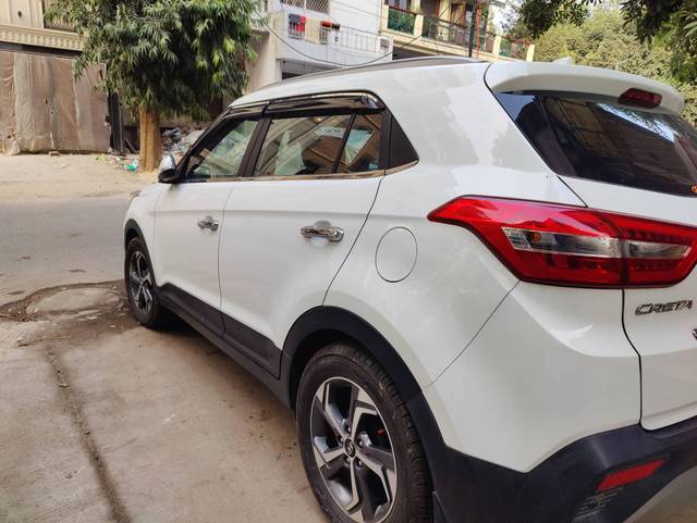 https://images10.gaadi.com/usedcar_image/4388471/original/processed_2f4936bc1f0cd6341b94aefe18a1aeca.jpg?imwidth=6402