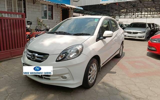 https://images10.gaadi.com/usedcar_image/4388497/original/processed_4eb6ae974ead67b425423cc520a3e611.jpg?imwidth=6402