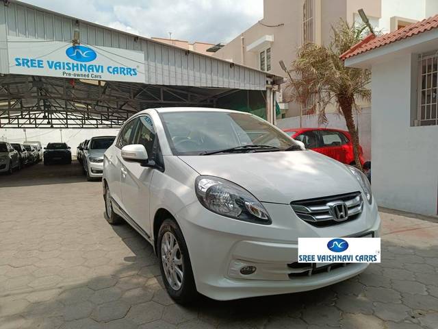 https://images10.gaadi.com/usedcar_image/4388497/original/processed_6acfb853633d2692f7a248fbe05bc8ed.jpg?imwidth=6400