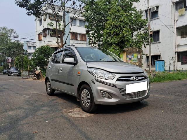 https://images10.gaadi.com/usedcar_image/4388554/original/processed_0d953a3a4fe251ab150ac53466689a98.jpg?imwidth=6400