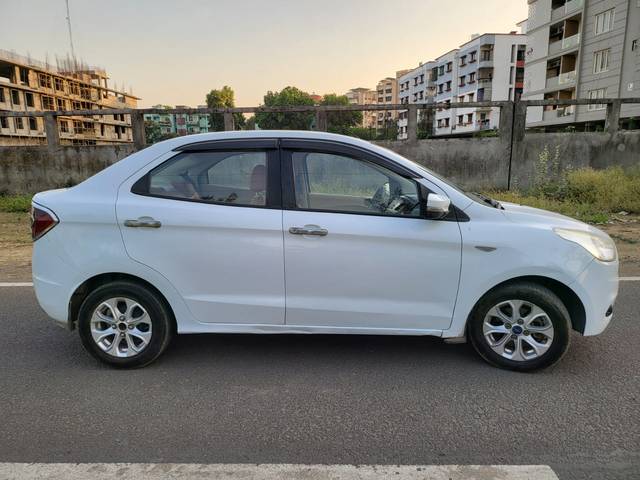 https://images10.gaadi.com/usedcar_image/4388570/original/232106dde09e6a2d181b316d0f746cc7.jpg?imwidth=6401