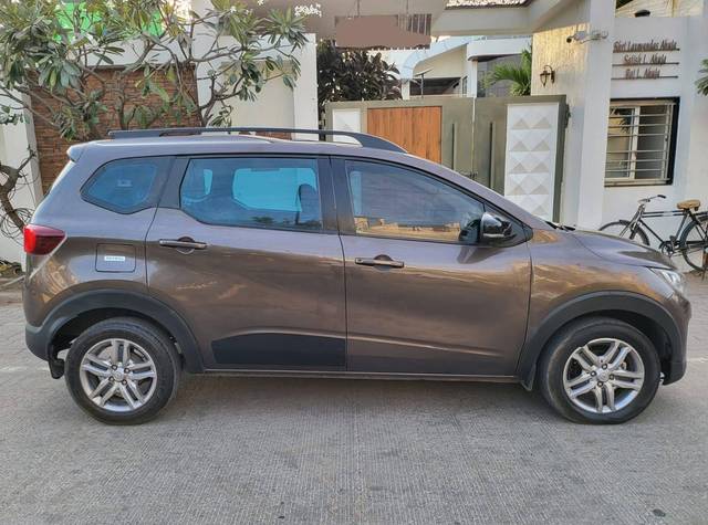 https://images10.gaadi.com/usedcar_image/4388575/original/processed_2622feb7b8db3bffe15d7833e542d1a3.jpg?imwidth=6401