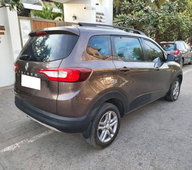 https://images10.gaadi.com/usedcar_image/4388575/original/processed_9f08fc2a908ed32e7a6637afc4e93a6f.jpg?imwidth=6402