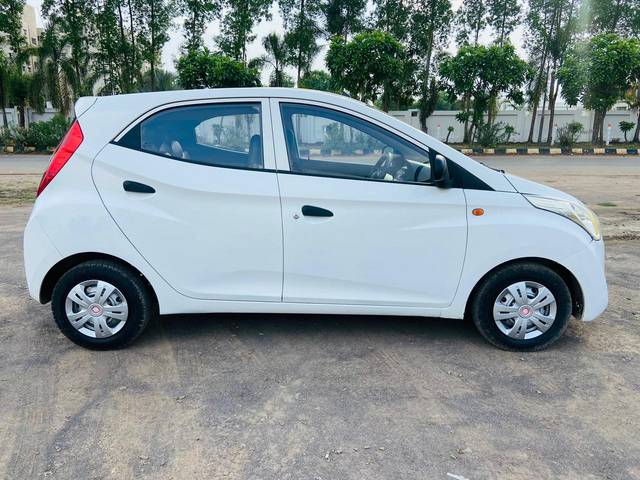 https://images10.gaadi.com/usedcar_image/4388618/original/b7933354d97f13004c3f458bc1569898.jpg?imwidth=6401