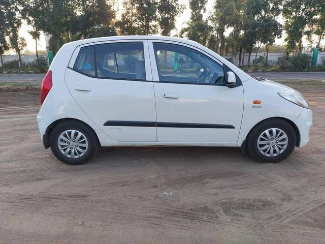 https://images10.gaadi.com/usedcar_image/4388624/original/processed_a983547edc8b506e20ef804635fe2cca.jpg?imwidth=6401