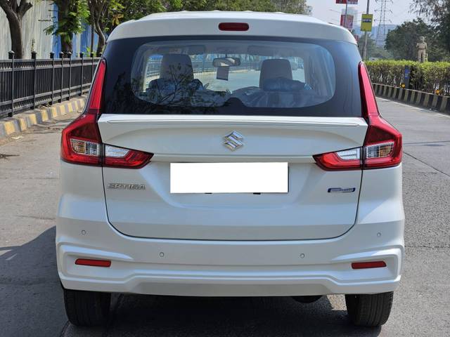 https://images10.gaadi.com/usedcar_image/4388706/original/processed_ef4deb80e7d99bafd6d4f1f9b4a846f0.jpeg?imwidth=6402