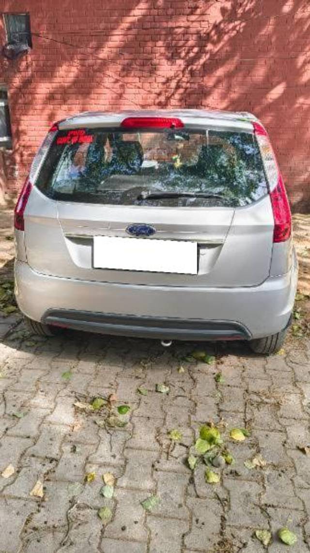 https://images10.gaadi.com/usedcar_image/4388742/original/processed_cea648ef-08df-45bf-8ab7-b15f396fe6f9.jpg?imwidth=6401